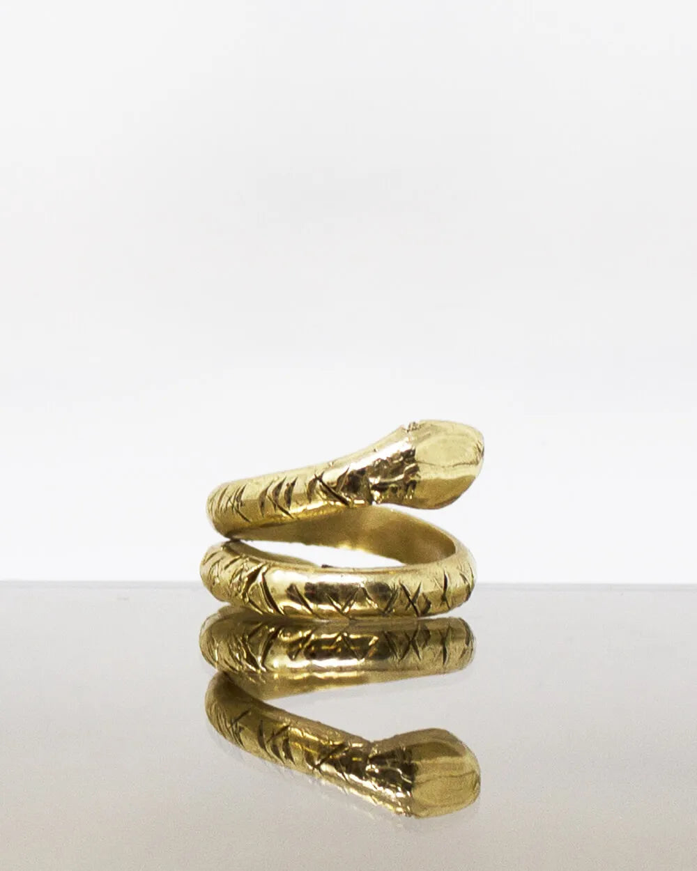 Anello serpente  da portare al dito mignolo con testa di serpente