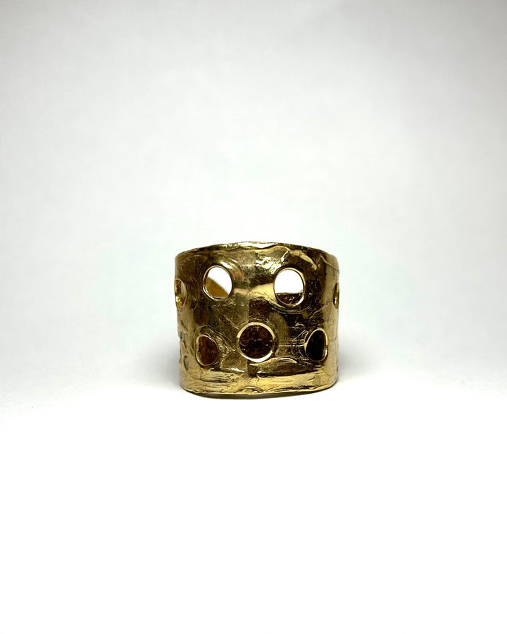 Anello in bronzo realizzato a cera persa con doppia fascia traforata