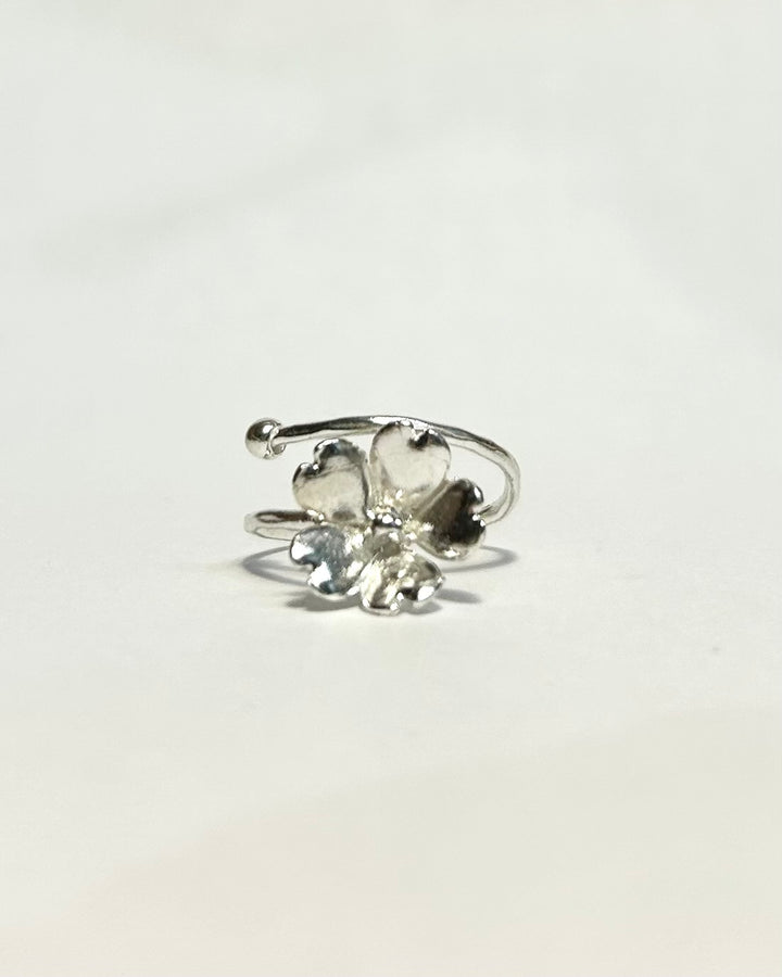 Anello a fiore Non ti scordar di me realizzato in argento 